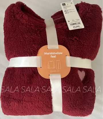 택 포함 미사용 새상품 GU 지유 마쉬멜로우 필 크루넥 세트 S