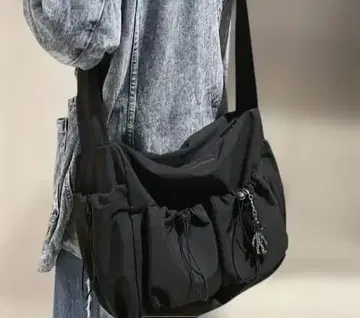블랙 숄더백 드로우 스트링 포함