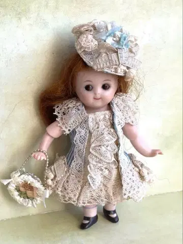 작은 미니오네트 양의 드레스 세트 4