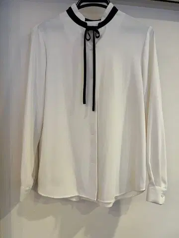 화이트 리본 포함 셔츠 사이즈 2