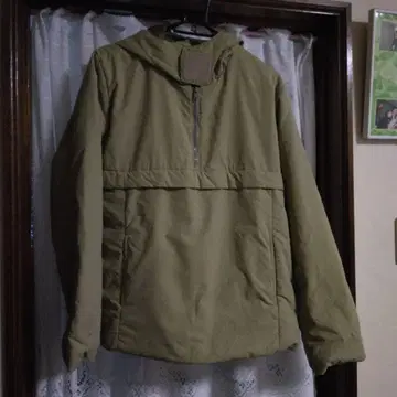 카키 후드 부착 나일론 자켓