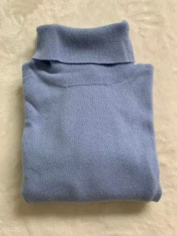 새상품급 DEMYLEE 데 캐시미어 100% 하이넥 니트 XS