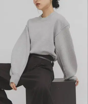 KBF 맨투맨 라이크 니트 그레이