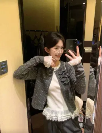 그레이 도트 무늬 프릴 노카라 자켓