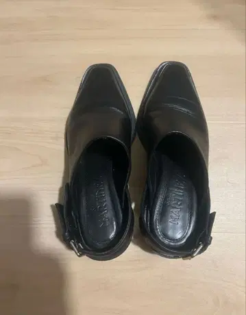 Souliers Martinez | 가죽 스트랩 신발