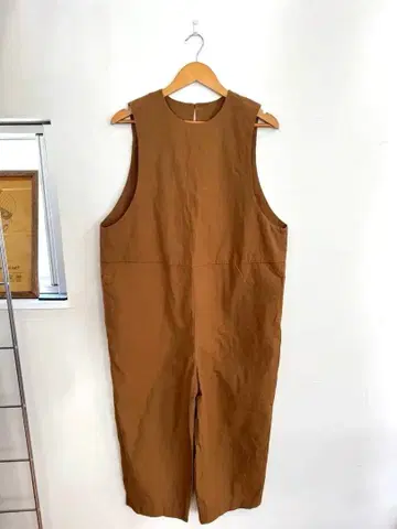 브라운 슬리브리스 살로펫 made Japan