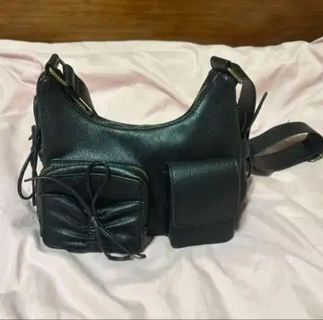 NICE CLAUP 드로스트 포켓 숄더백