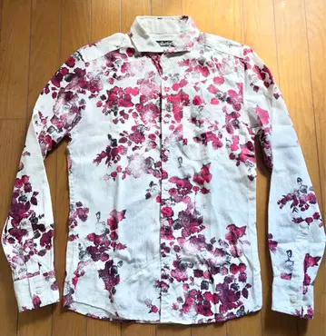 Tornado Mart 꽃무늬 긴팔 셔츠