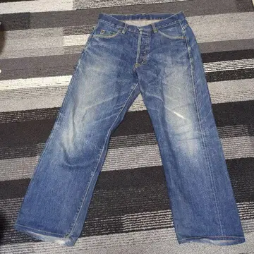 PIG HIP STORE 셀비지 스트레이트 데님 버튼 플라이 33