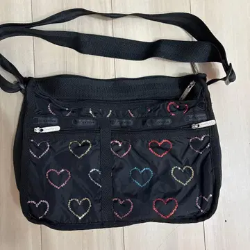 하트 자수 블랙 나일론 숄더백