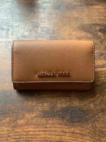 MICHAEL KORS 브라운 카드 케이스