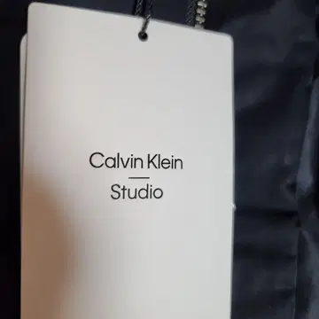 Calvin Klein Studio 롱 다운 자켓 블랙