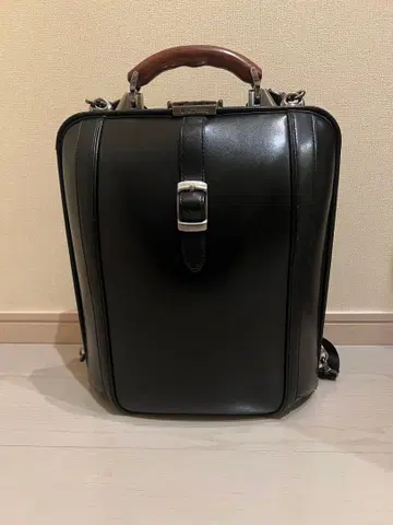 [ 빠른 배송 ] ARTPHERE 더레스 백팩 블랙