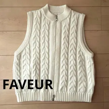 새상품급 FAVEUR 충전솜 다운 베스트 화이트