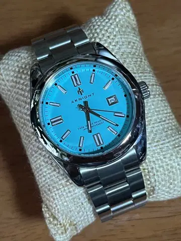 AKNIGHT 쿼츠 터콰이즈 블루