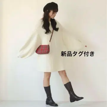 새상품 muguet 라쿤 니트 미니 원피스 IVORY S