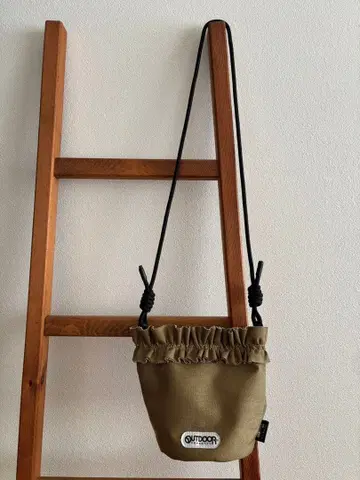 OUTDOOR 프릴 숄더백 올리브 그린