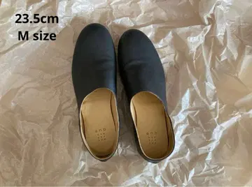 새상품 미사용 que shoes plain M 23.5 블랙 슬립온