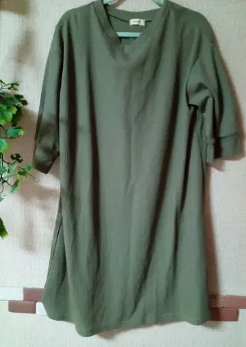 frauglatt 올리브 V넥 반팔 튜닉 (새상품)