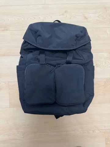 UNIQLO 멀티 포켓 백팩 24L
