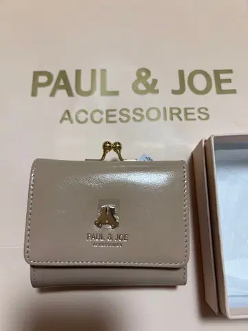 새상품 폴 앤 조 소가죽 3단 폴더형 지갑 여성용 지갑 가마구치 고양이