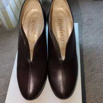 modify 다크 브라운 힐 슈즈 사이즈 23cm