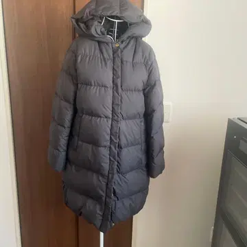 후드 부착 롱 다운 자켓 블랙