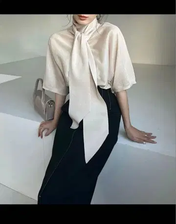 nuans 리본 포함 하이넥 상의 F