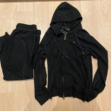 우노 피우 우노 우구알레 트레 셋업 블랙 L