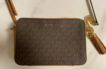 컨디션 최상 마이클코어스 숄더백