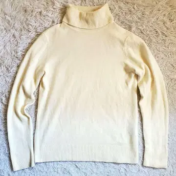 새상품급 UNIQLO 캐시미어 100% 터틀넥 스웨터 아이보리 M