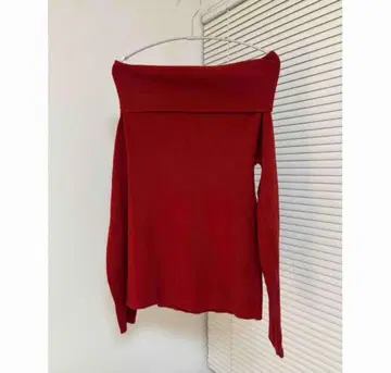 오프숄더 긴팔 니트