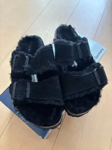 Birkenstock 블랙 퍼 샌들 ARIZONA 애리조나 퍼 라이너