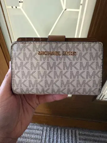 MICHAEL KORS 접이식 지갑 베이지 모노그램