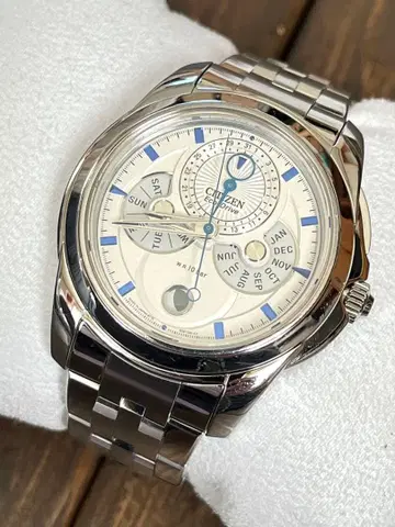 시티즌 에코 드라이브 캐랜듀리에 컴플리케이션 문페이즈