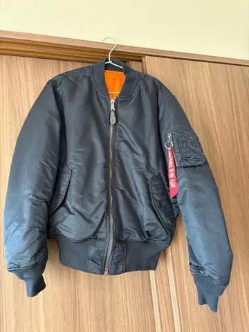 MA-1 플라이트 자켓 블랙에 가까운 네이비