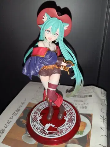 하츠네 미쿠 장화를 신은 고양이 피규어