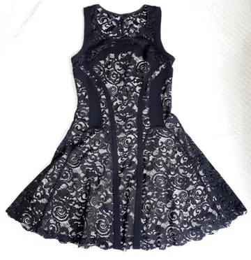 새상품급 다이앤 레이스 슬리브리스 원피스 6 블랙 드레스