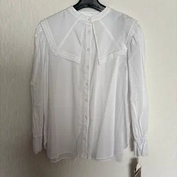 화이트 코튼 셔츠 큰 옷깃 긴팔