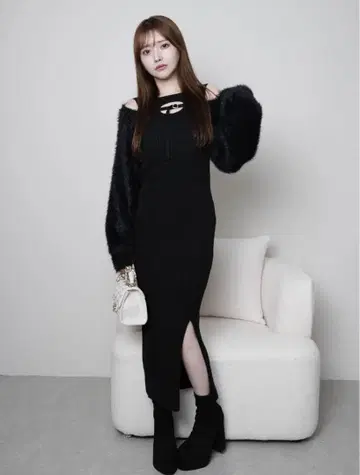 립서비스 데콜테 오픈 도킹 니트 원피스