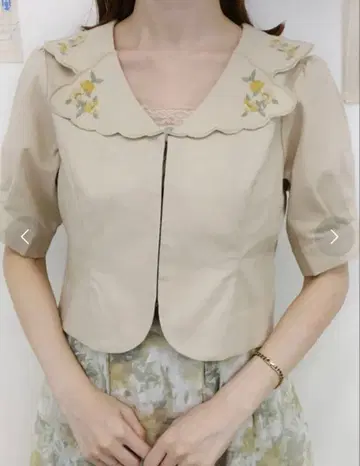 an another angelus 손수건 자수 카라 자켓