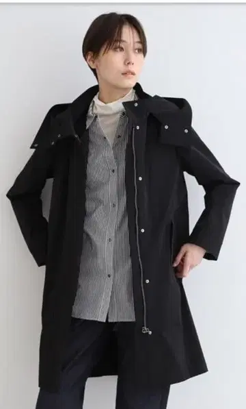 INDIVI(인디비) 후드 부착 모즈 코트