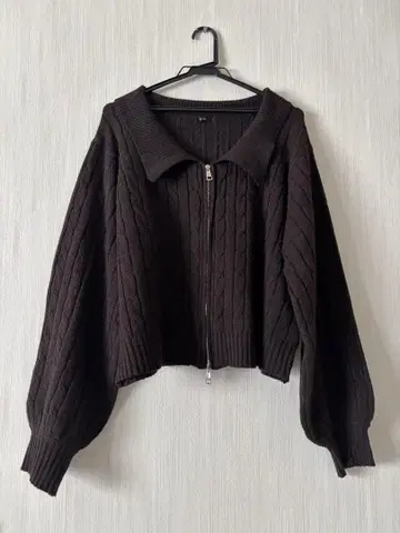 CLETTE 오리지널 케이블 짜임 카라 부착 지퍼 니트 브라운