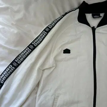 UMBRO 화이트 집업 자켓