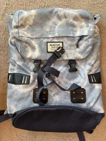 BURTON 타이다이 패턴 백팩
