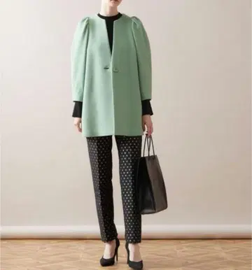 TIARA 스퀘어 도트 자카드 센터 프레스 팬츠