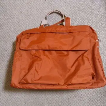 오렌지 보스턴 백 프론트 포켓 부착