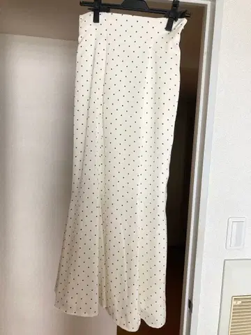 릴리안 캐럿 도트 머메이드 스커트