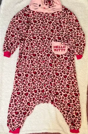 헬로키티 레오파드 무늬 룸웨어