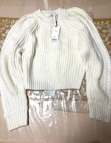 새상품*마우지 아이보리 크루넥 니트 스웨터 프리 사이즈